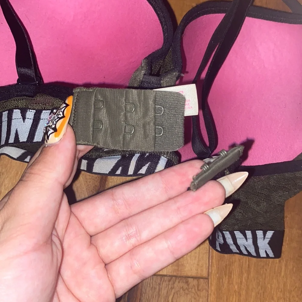 LIKE NEW- WEAR EVERYWHERE PUSH UP BRA - VICTORIAS SECRET PINK SIZE 34C